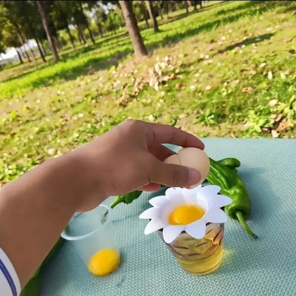 Flower Shaped Egg‎ White Separater for Cooking White